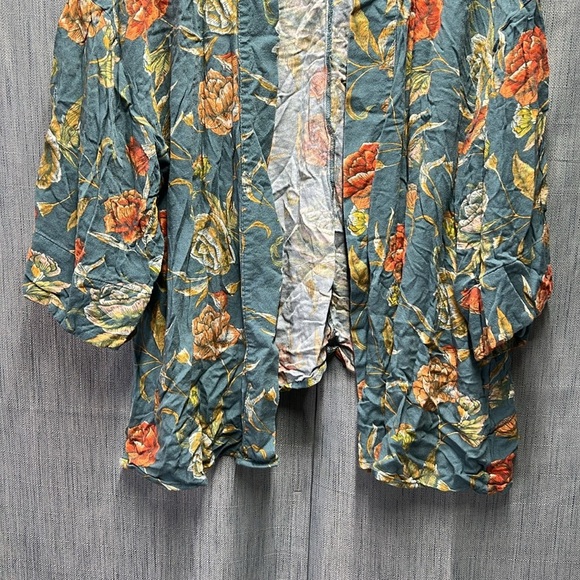 O’Neill floral cardigan size medium - Picture 4 of 10